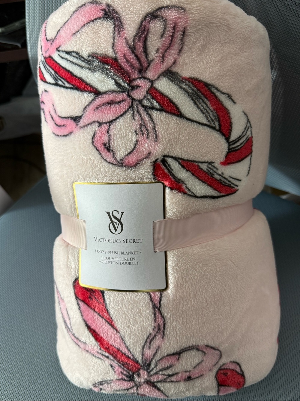 Victoria’s Secret Cozy Plush Bow Blanket Pink Red 50x60 NWT